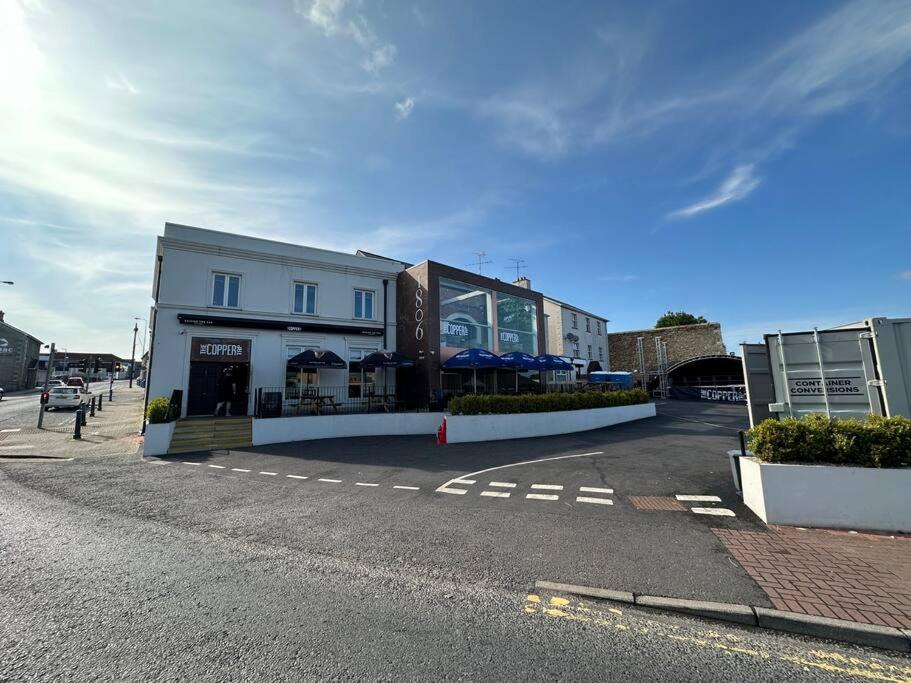 Rooms At The Copper Tap Omagh Bagian luar foto